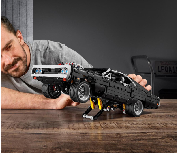 LEGO Technic 42111 Dom's Dodge Charger - 560416 - zdjęcie 5